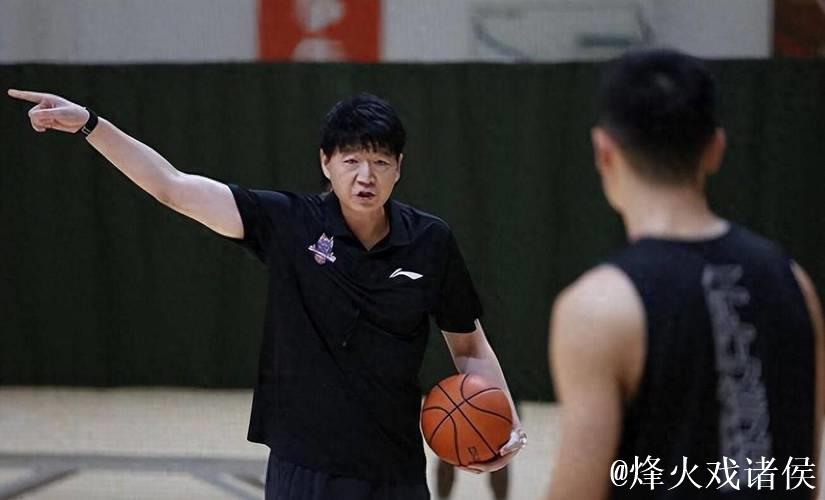 山东队阵容老化 球队看重邱彪培养年轻人能力 山东队阵容老化 球队看重邱彪培养年轻人能力